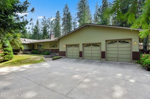 694 S Signal Point Rd, Post Falls, ID, 83854-5793 | Card Image