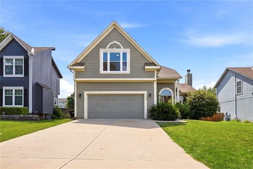 14866 S Summit St, Olathe, KS, 66062-3329 | Card Image