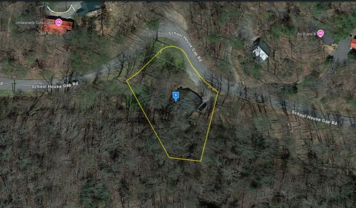 1450 School House Gap Rd, Sevierville, TN, 37876-8933 | Card Image