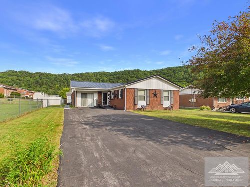 403 Ridgeway Drive, Bluefield, VA, 24605 | Card Image