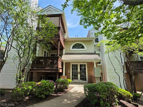 c3-23061 Brick Mill Run, Westlake, OH, 44145-1666 | Card Image