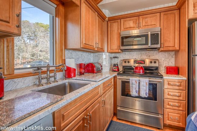 UNIT-5 - 47 E Chop Dr, Condo with 1 bedrooms, 1 bathrooms and null parking in Oak Bluffs MA | Image 7