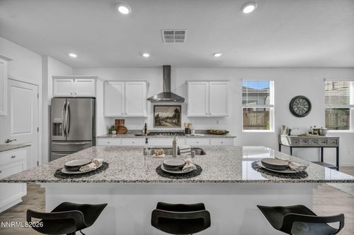 8405 Fenhollow Dr, Verdi, NV, 89439-8044 | Card Image