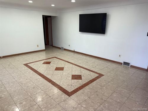 6947 N Charlesworth St, Dearborn Heights, MI, 48127-1954 | Card Image