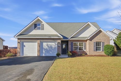 310 Windsor Dr, Christiansburg, VA, 24073-6099 | Card Image