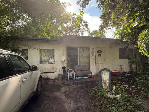 3201 Sw 48th Ave, West Park, FL, 33023-5403 | Card Image