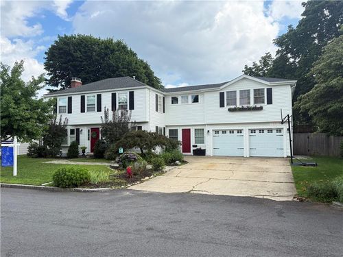 11 Beech Tree Rd, Rumford, RI, 02916-2203 | Card Image