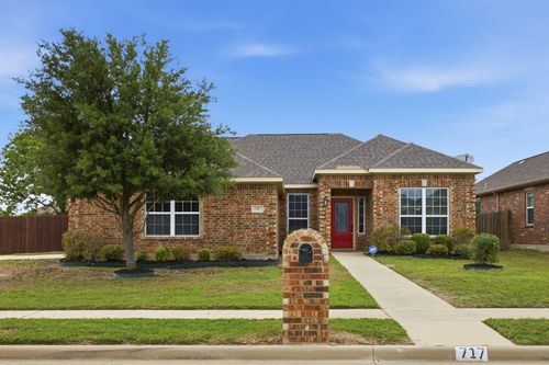 717 Roaring Springs Dr, Glenn Heights, TX, 75154-7925 | Card Image