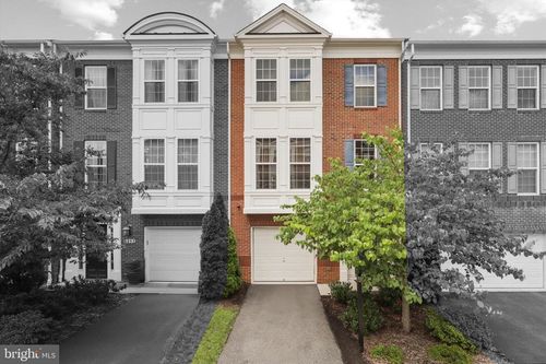 6255 Casdin Dr, ALEXANDRIA, VA, 22310-2674 | Card Image