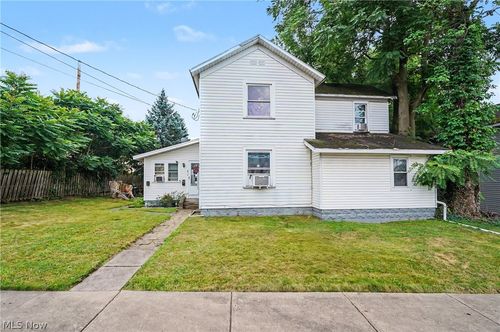 17 W Wilson Ave, Girard, OH, 44420-2827 | Card Image