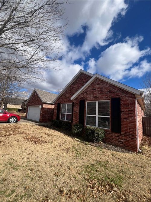 2584 N Shadow Crest Dr, Fayetteville, AR, 72704-5354 | Card Image