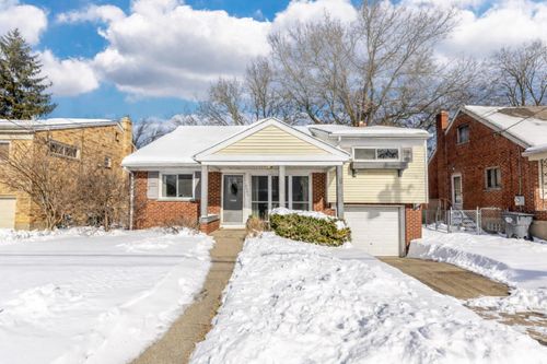 5584 Green Acres Ct, Cincinnati, OH, 45248-4229 | Card Image