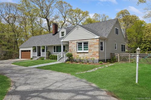 45 Woodland Dr, Smithtown, NY, 11787-1847 | Card Image