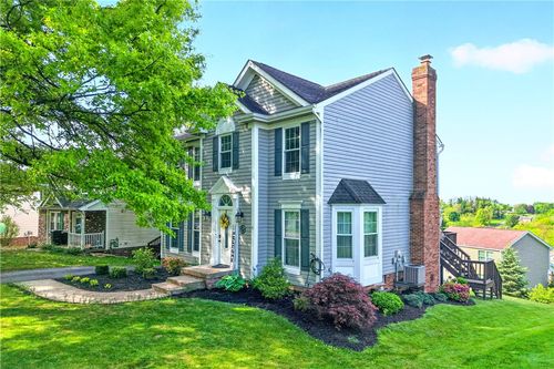 817 Lexington Dr, Aliquippa, PA, 15001-9555 | Card Image