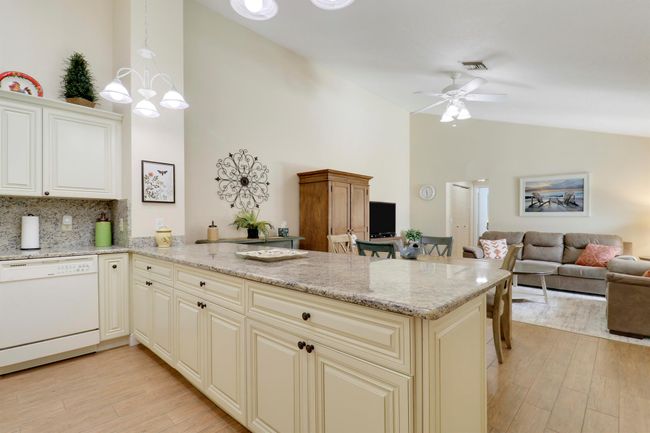 APT-7C - 1801 Us Highway 1, Condo with 2 bedrooms, 2 bathrooms and null parking in Jupiter FL | Image 19