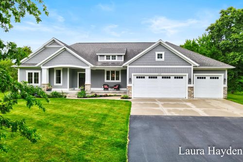 6681 Whites Bridge Rd, Belding, MI, 48809-9241 | Card Image