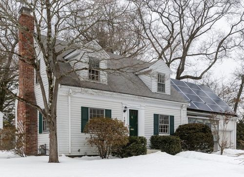 107 Day St, Newton, MA, 02466 | Card Image