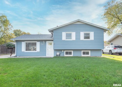 2507 Holly Dr, Bettendorf, IA, 52722-3035 | Card Image