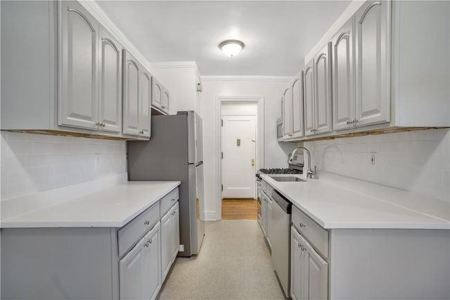 APT-6J - 234 Martine Ave, Condo with 2 bedrooms, 1 bathrooms and 1 parking in White Plains NY | Image 7