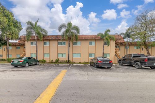 204-2800 Nw 39th Way, Lauderdale Lakes, FL, 33311-1175 | Card Image