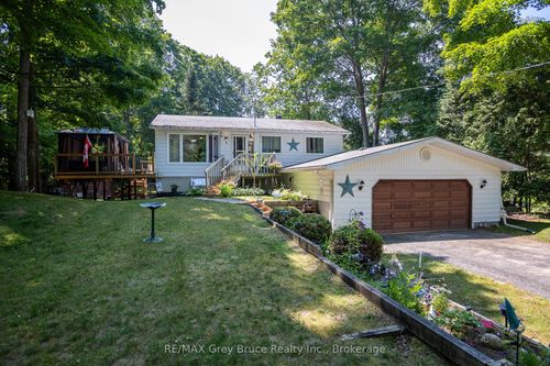6 Jewel Bridge Rd, Sauble Beach, ON, N0H2G0 | Card Image