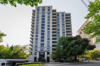 202 - 38 Avoca Ave, Condo with 2 bedrooms, 2 bathrooms and 1 parking in Toronto ON | Image 2