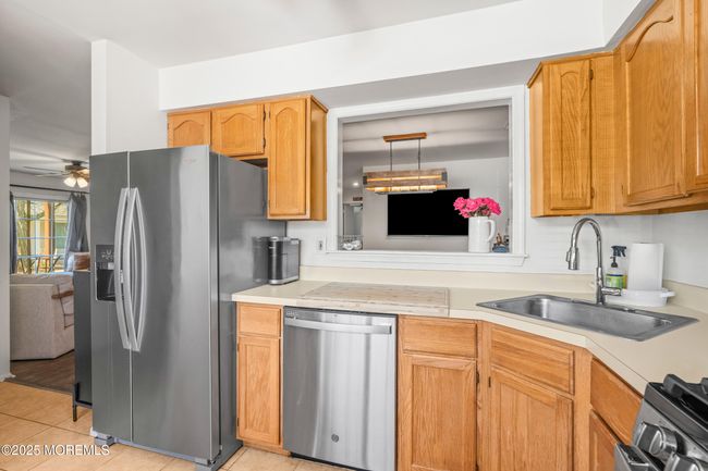 1-7 - 107 Wellington Ct, Condo with 2 bedrooms, 2 bathrooms and 1 parking in Manalapan NJ | Image 7