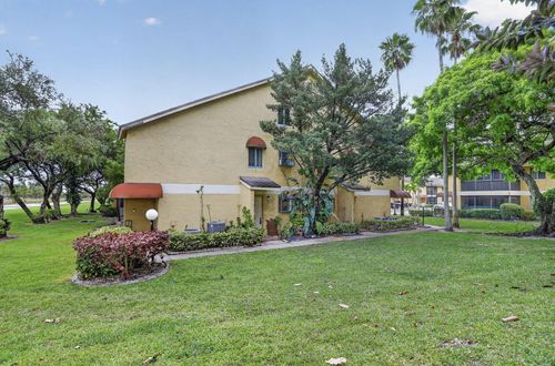103-3041 N Oakland Forest Dr, Oakland Park, FL, 33309-7642 | Card Image
