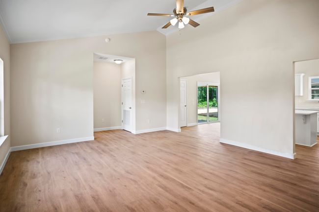 5987 Cross Country Blvd, House other with 3 bedrooms, 2 bathrooms and null parking in Marianna FL | Image 4