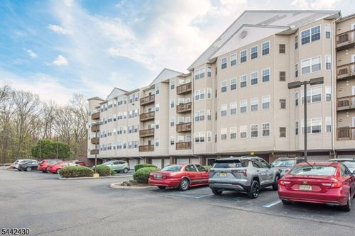 202-375 Rifle Camp Rd, Woodland Park, NJ, 07424-3276 | Card Image