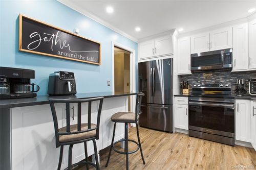 5 High St, Bedford Hills, NY, 10507-2312 | Card Image