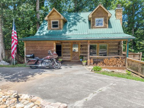 124 E Leatherwood Dr, Walland, TN, 37886-2504 | Card Image