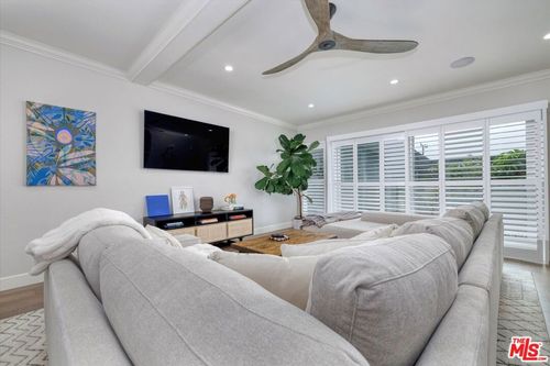 apt-20-2021 California Ave, Santa Monica, CA, 90403-4554 | Card Image