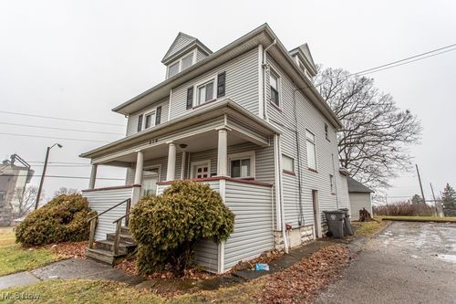 816 Michigan Ave, Youngstown, OH, 44504-1609 | Card Image