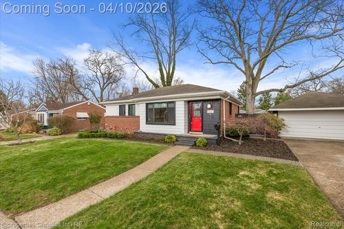 8441 Northfield Blvd, Oak Park, MI, 48237-1806 | Card Image