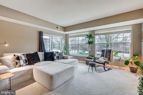 304-304 N Marshview Rd, STEWARTSTOWN, PA, 17363-8379 | Card Image