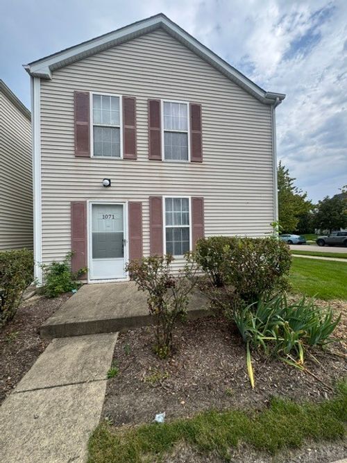 1071 Symphony Dr, Aurora, IL, 60504-5555 | Card Image