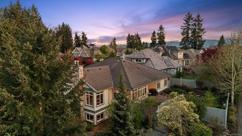 3363 Majestic Dr, Courtenay, BC, V9N9X6 | Card Image