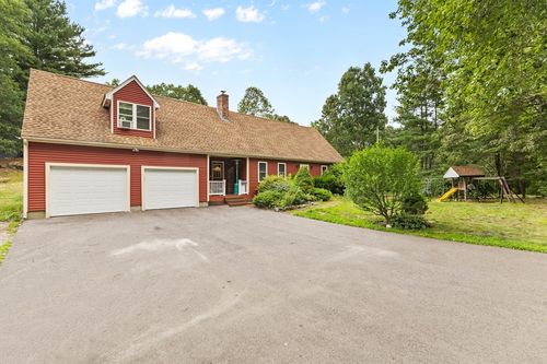 110 Hawes St, Wrentham, MA, 02093-1650 | Card Image
