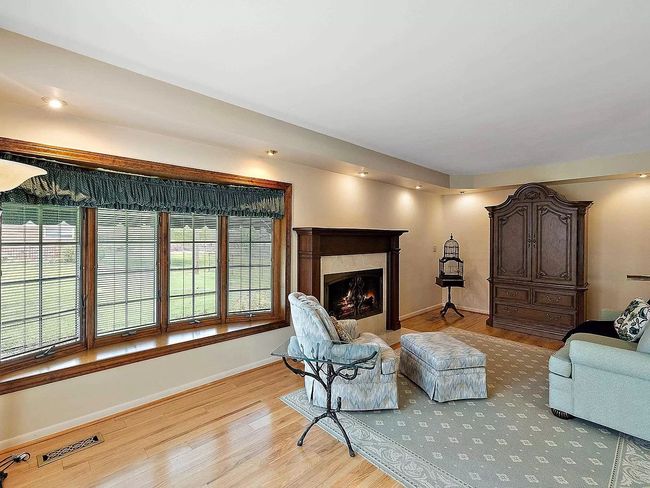 29111 Desmond Dr, House other with 4 bedrooms, 2 bathrooms and null parking in Warren MI | Image 4