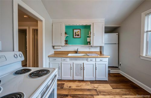 1226 E 6th St, Royal Oak, MI, 48067-2909 | Card Image