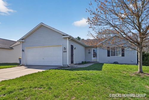 1602 Northbend Dr Ne, Grand Rapids, MI, 49505-3906 | Card Image