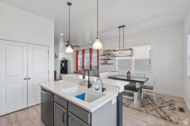 5233 Linley Ct, Townhouse with 4 bedrooms, 4 bathrooms and 3 parking in Herriman UT | Image 5