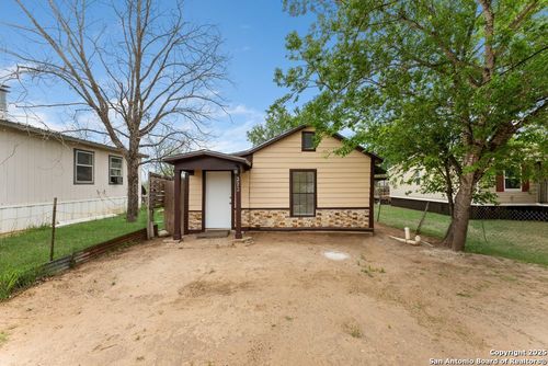 373 Avenue I, Poteet, TX, 78065-5424 | Card Image