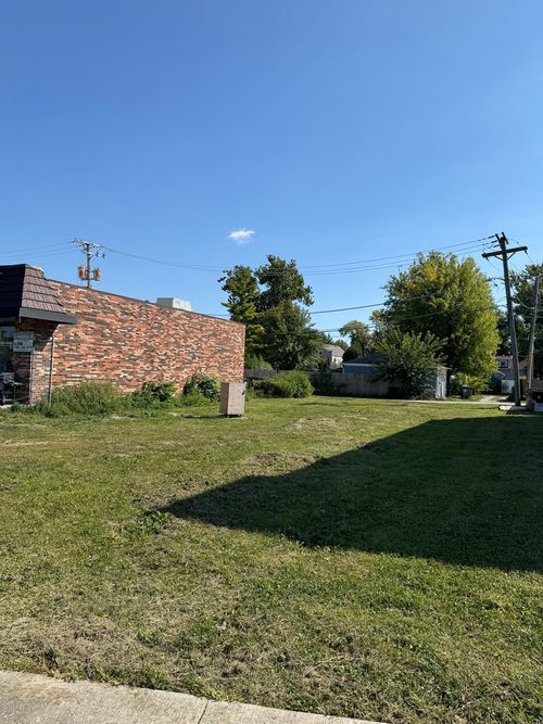 8911 Burlington Ave, Brookfield, IL, 60513-2034 | Card Image