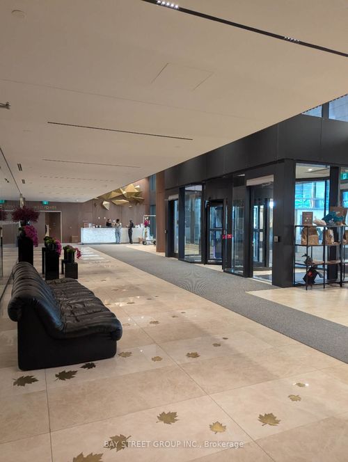 4210-1 Concord Cityplace Way, Toronto, ON, M5V0X3 | Card Image