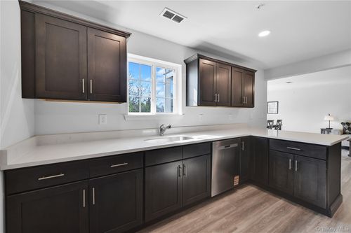 232-206 Golf Links Rd, Middletown, NY, 10940-3585 | Card Image
