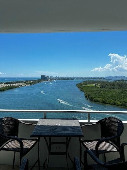 ph-18-500 Bayview Dr, Sunny Isles Beach, FL, 33160-4750 | Card Image