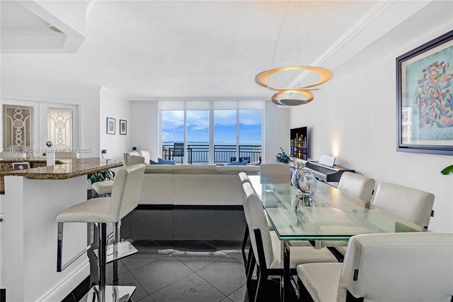 APT-3803 - 848 Brickell Key Dr, Condo with 1 bedrooms, 2 bathrooms and null parking in Miami FL | Image 10