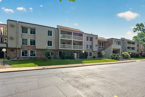 317-4045 Hodgson Rd, Shoreview, MN, 55126-6230 | Card Image